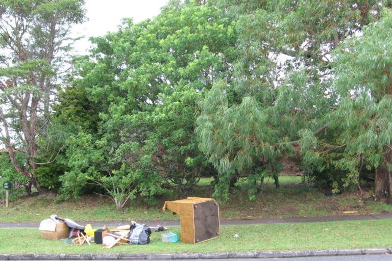 Photo of property in 112 Woodglen Road, Glen Eden, Auckland, 0602