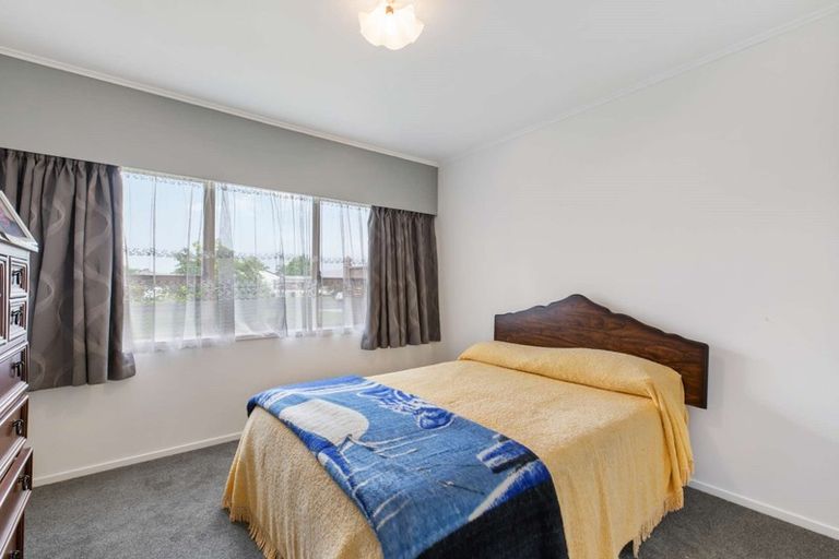 Photo of property in 65 Sandspit Road, Waiuku, 2123