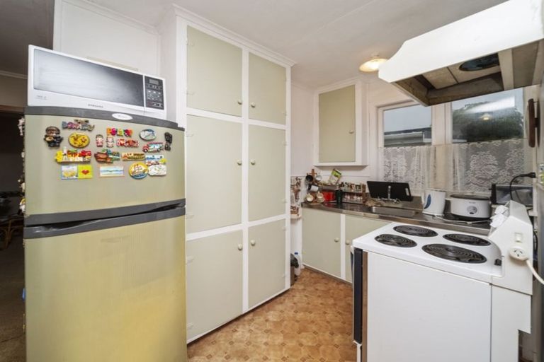 Photo of property in 1 Aytoun Street, Opunake, 4616