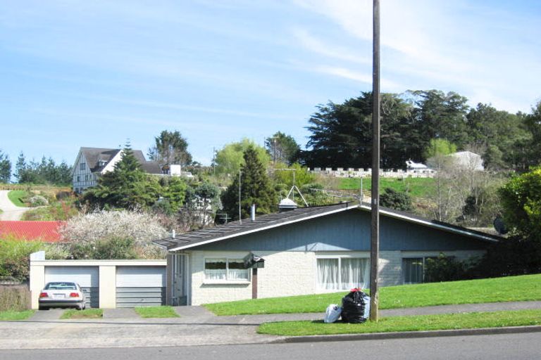 Photo of property in 5 Puketotara Street, Highlands Park, New Plymouth, 4312