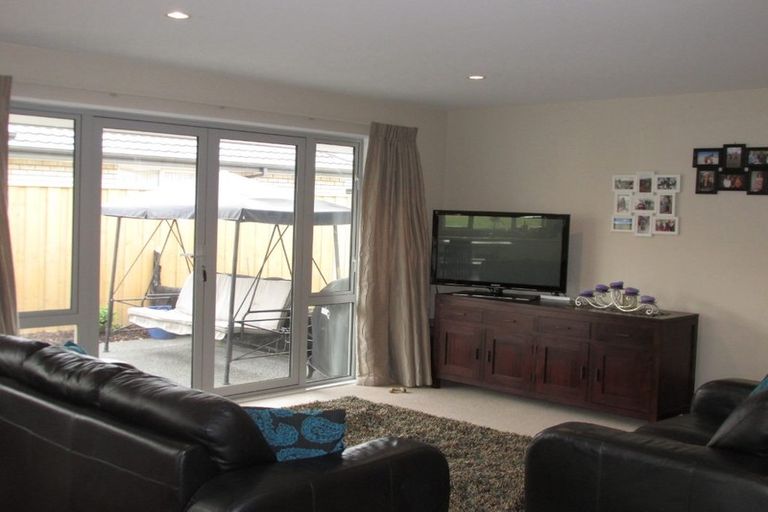 Photo of property in 17 Faringdon Boulevard, Rolleston, 7615