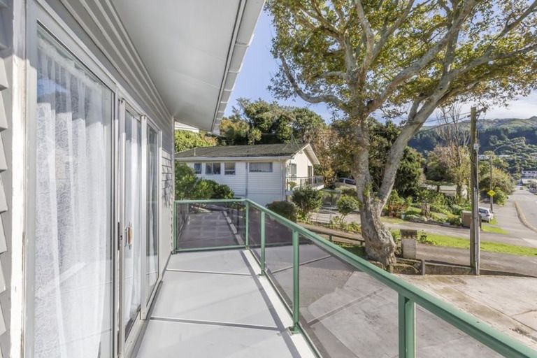 Photo of property in 26 Collins Avenue, Tawa, Wellington, 5028