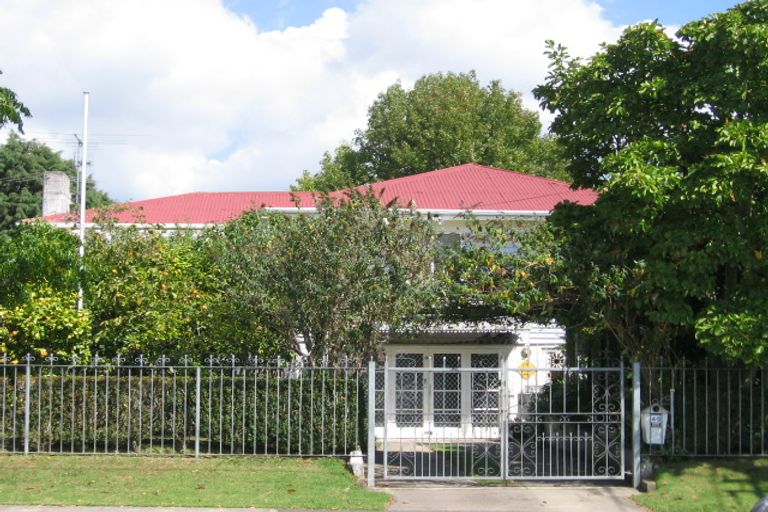 Photo of property in 46 Nikau Street, New Lynn, Auckland, 0600