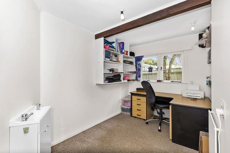 Photo of property in 14 Gills Avenue, Papakura, 2110