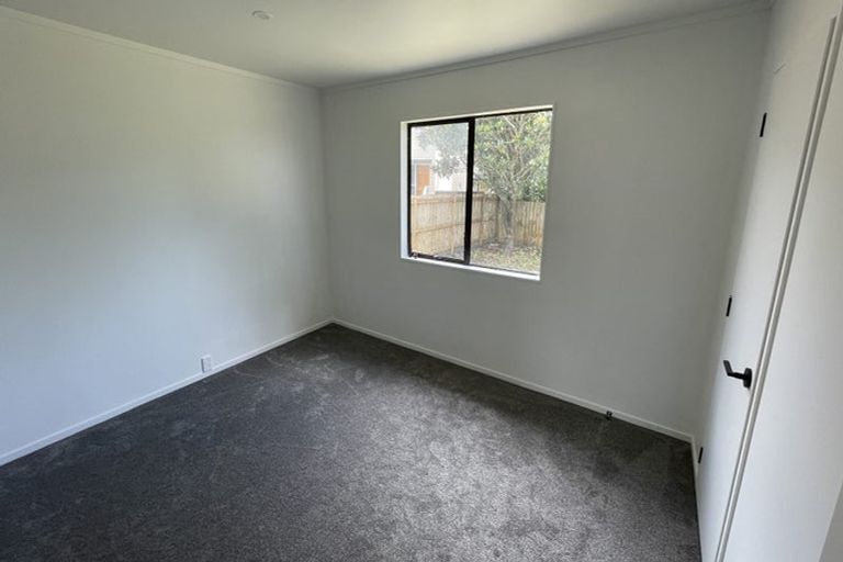 Photo of property in 1/134 Mcleod Road, Te Atatu South, Auckland, 0610