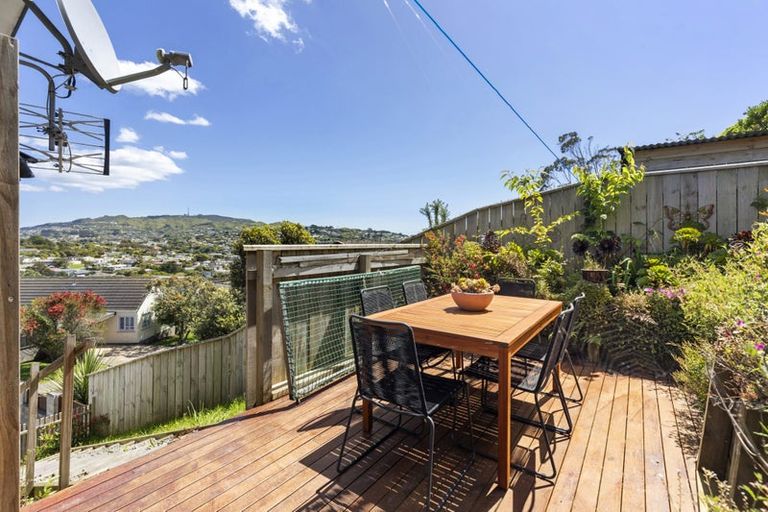 Photo of property in 27a Dominica Crescent, Grenada Village, Wellington, 6037