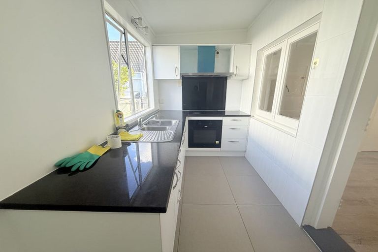 Photo of property in 76 Browns Bay Road, Rothesay Bay, Auckland, 0630