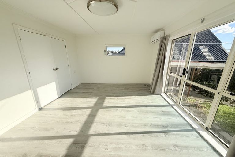 Photo of property in 76 Browns Bay Road, Rothesay Bay, Auckland, 0630