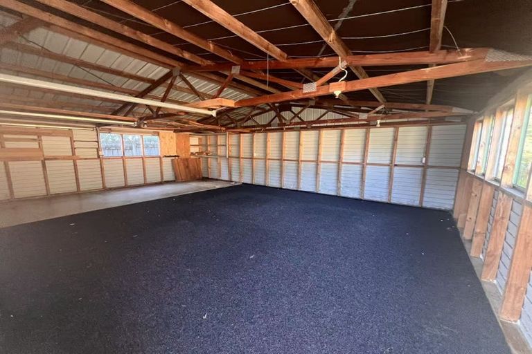 Photo of property in 65 Kervil Avenue, Te Atatu Peninsula, Auckland, 0610