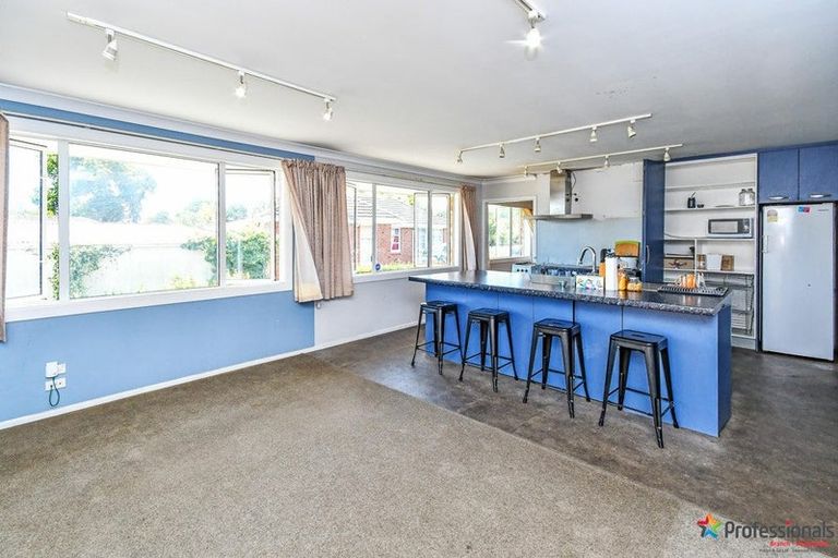 Photo of property in 28 Fairview Road, Papatoetoe, Auckland, 2025