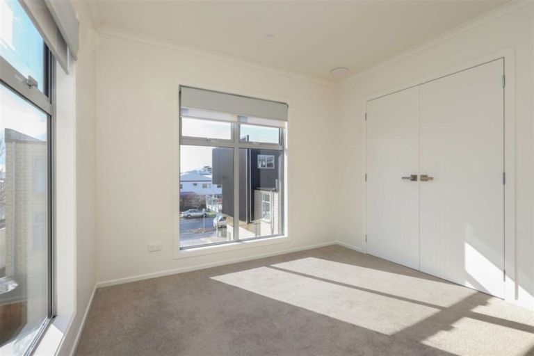 Photo of property in 2/9 Vialou Street, Hamilton Central, Hamilton, 3204