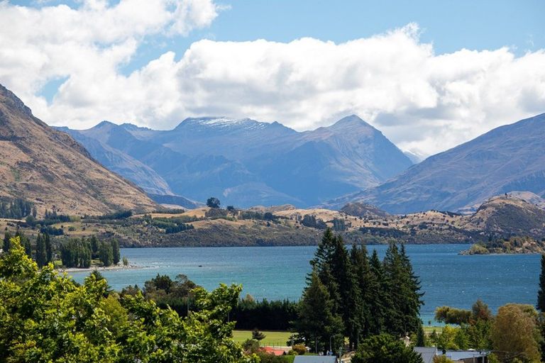 Photo of property in 9 Botting Place, Wanaka, 9305