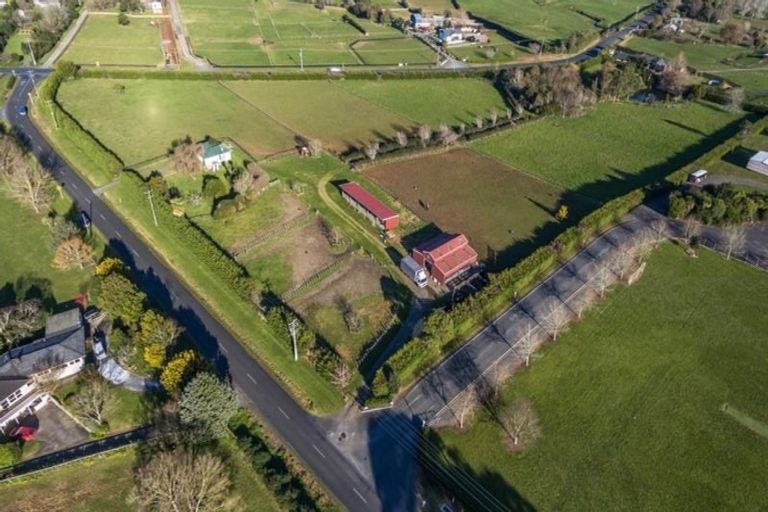 Photo of property in 92 Yates Road, Pukekohe, 2677