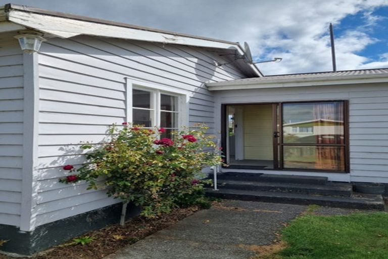 Photo of property in 57 Macandrew Street, Otautau, 9610