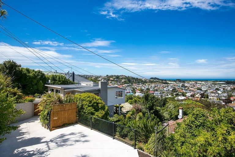 Photo of property in 52 Moana Crescent, Musselburgh, Dunedin, 9013