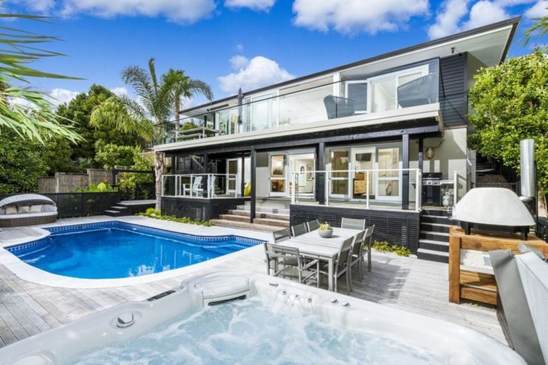 Photo of property in 2/65 Park Rise, Campbells Bay, Auckland, 0630