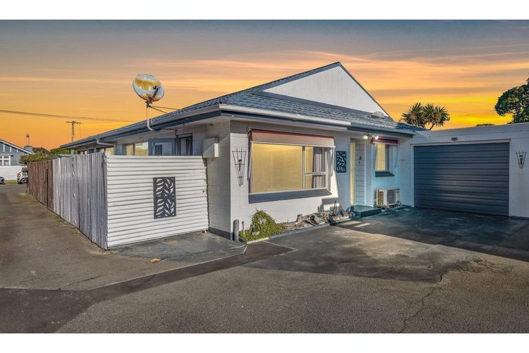 Photo of property in 2/8 Lonsdale Street, New Brighton, Christchurch, 8083