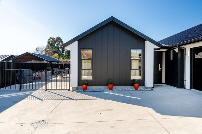 Photo of property in 10 Henderson Street, Mornington, Dunedin, 9011