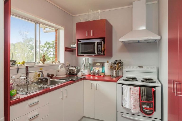Photo of property in 9 Alston Avenue, Kelston, Auckland, 0602