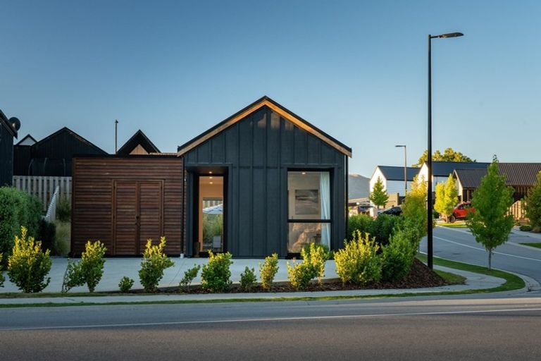 Photo of property in 52 Red Cottage Drive, Lake Hayes, Queenstown, 9304