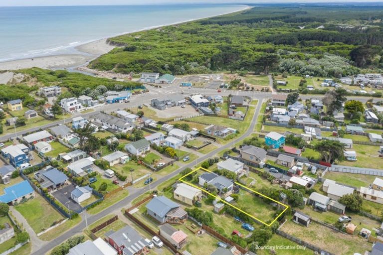 Photo of property in 15 Rangitane Street, Himatangi Beach, Foxton, 4891