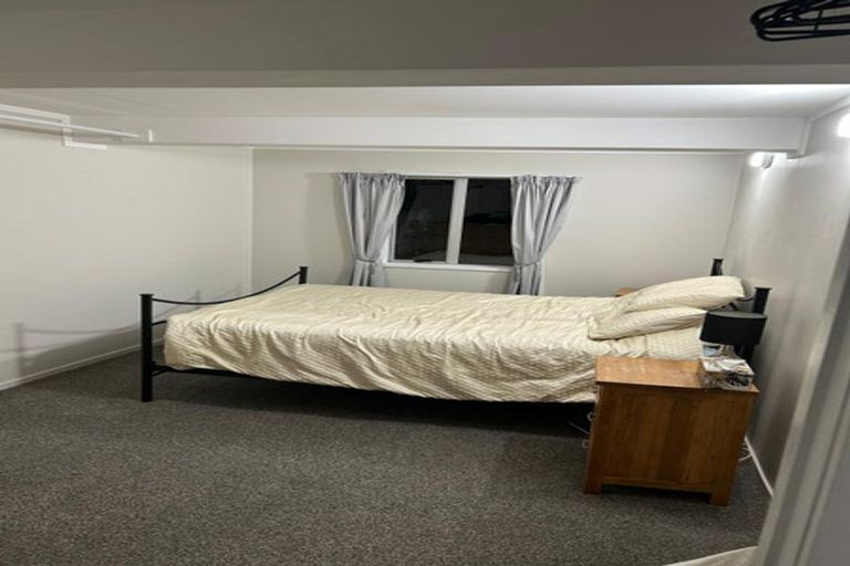 Photo of property in 121a Woodglen Road, Glen Eden, Auckland, 0602