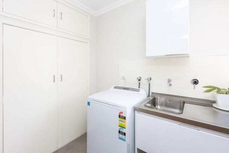 Photo of property in 7 Oak Street, Ebdentown, Upper Hutt, 5018