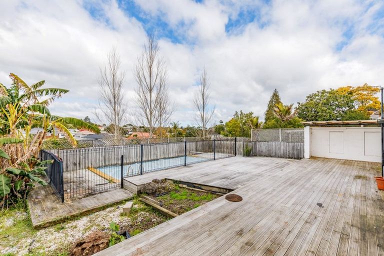 Photo of property in 33 Meadowvale Avenue, Forrest Hill, Auckland, 0620