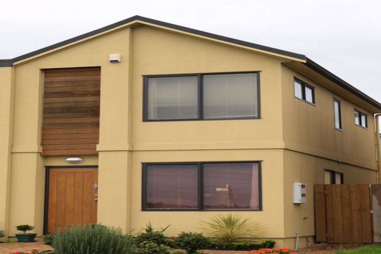 Photo of property in 72 Tiger Drive, Golflands, Auckland, 2013