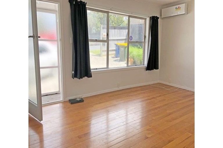 Photo of property in 2/118 Lake Road, Belmont, Auckland, 0622