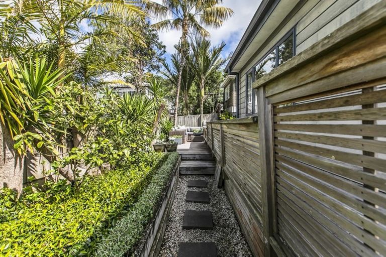 Photo of property in 23a Stafford Road, Northcote Point, Auckland, 0627