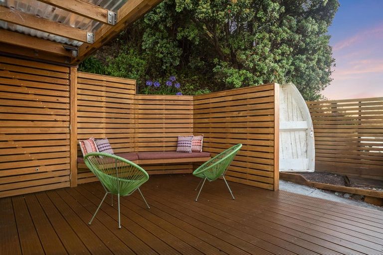 Photo of property in 14a Trevor Terrace, Paremata, Porirua, 5024