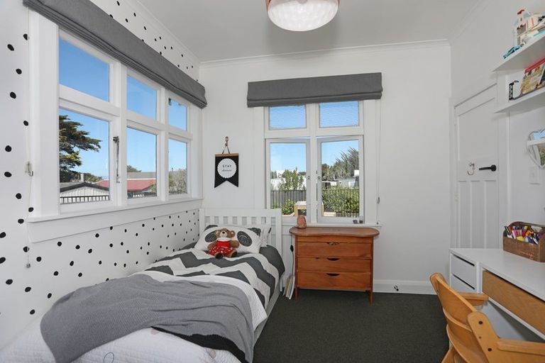 Photo of property in 21 Signal Street, Foxton Beach, Foxton, 4815