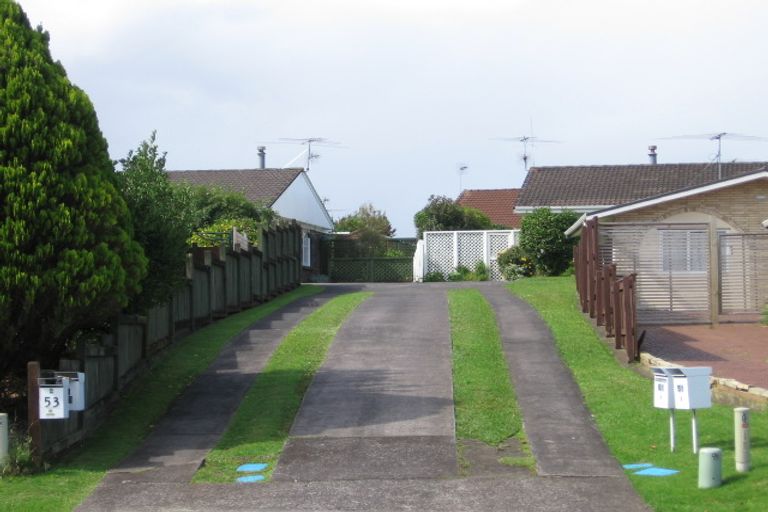 Photo of property in 2/51 Stanniland Street, Sunnyhills, Auckland, 2010