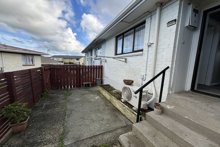 Photo of property in 2/30 Union Street, Papakura, 2110