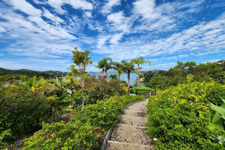 Photo of property in 71-73 Doves Bay Road, Kerikeri, 0294
