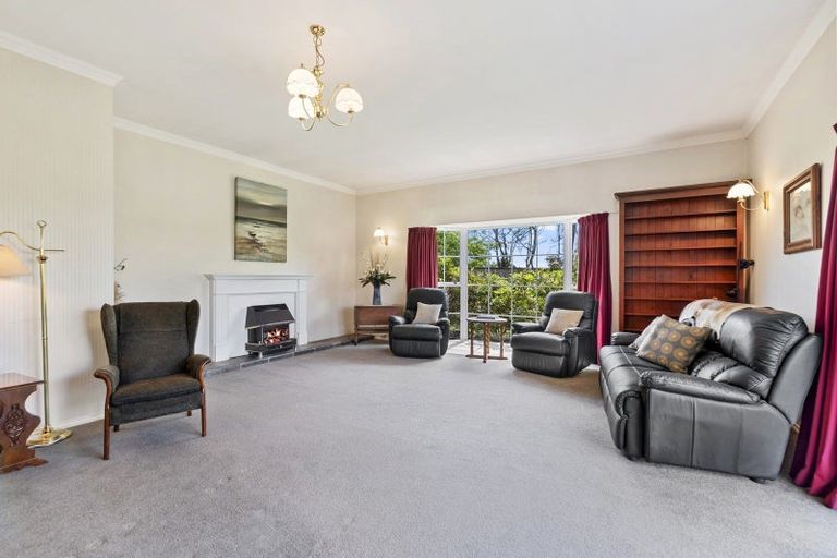 Photo of property in 120 Kawiu Road, Levin, 5510