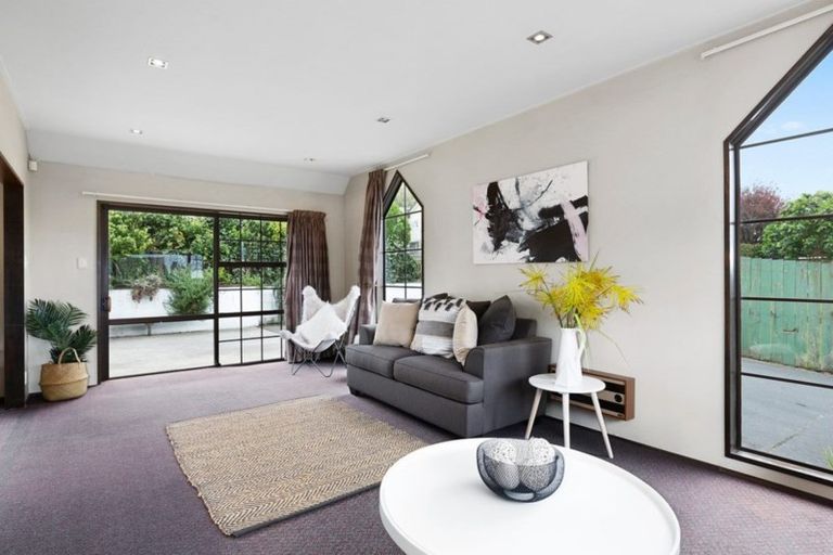 Photo of property in 220 South Road, Caversham, Dunedin, 9012