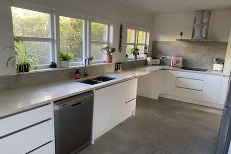 Photo of property in 8 Cardiff Street, Pukekohe, 2120