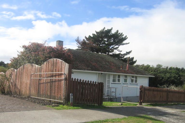 Photo of property in 9 Mexted Crescent, Ranui, Porirua, 5024