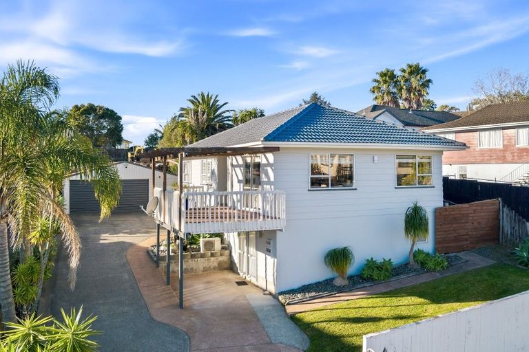 Photo of property in 12 Pahi Place, West Harbour, Auckland, 0618