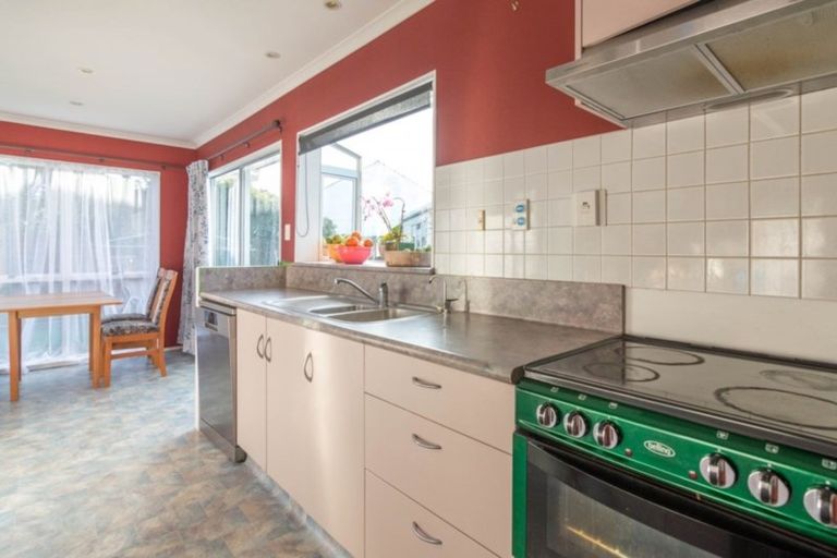 Photo of property in 17 Saturn Crescent, Milson, Palmerston North, 4414