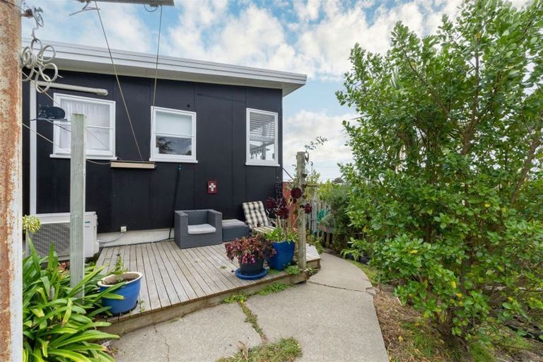 Photo of property in 72 Park Avenue, Waitarere Beach, Levin, 5510