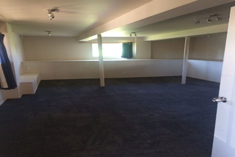 Photo of property in 579 Great South Road, Rosehill, Papakura, 2113