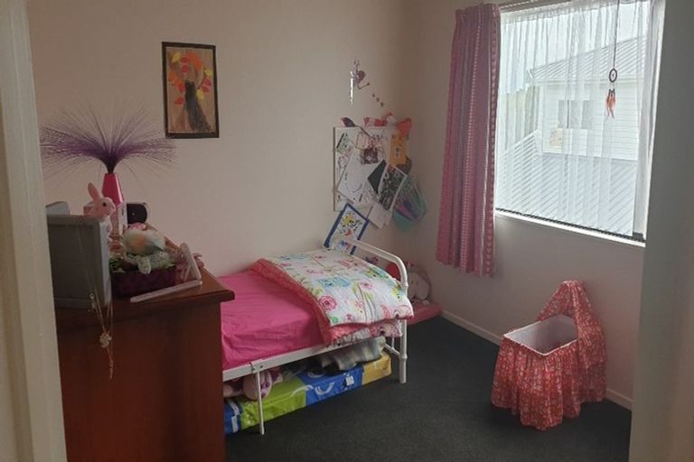 Photo of property in 1/186 East Coast Road, Forrest Hill, Auckland, 0620