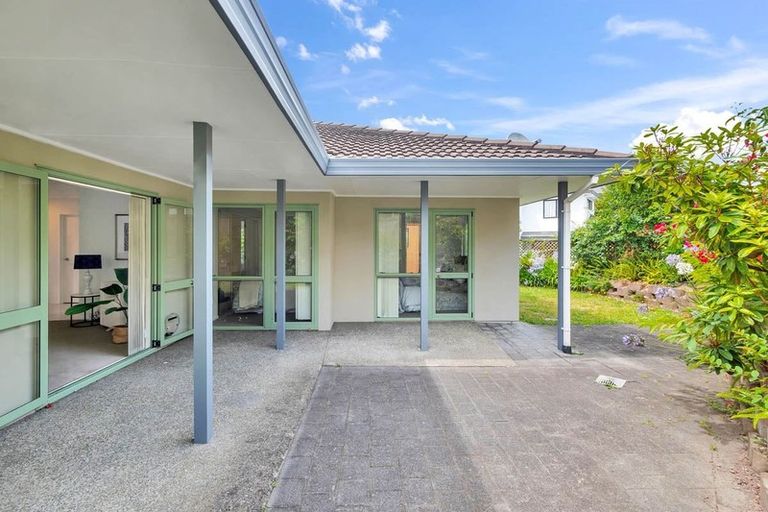 Photo of property in 38 Harbour Lights Close, West Harbour, Auckland, 0618
