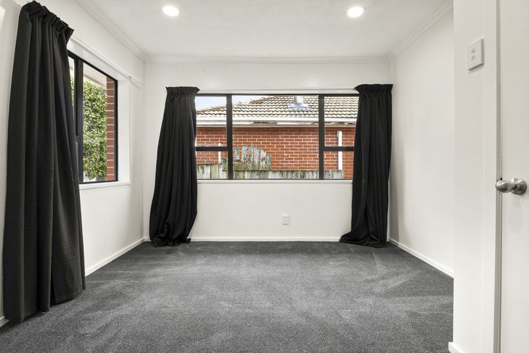 Photo of property in 44 Waldron Crescent, Green Island, Dunedin, 9018