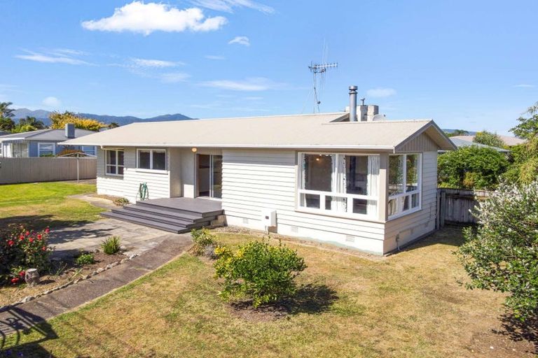 Photo of property in 32 Parsons Avenue, Levin, 5510
