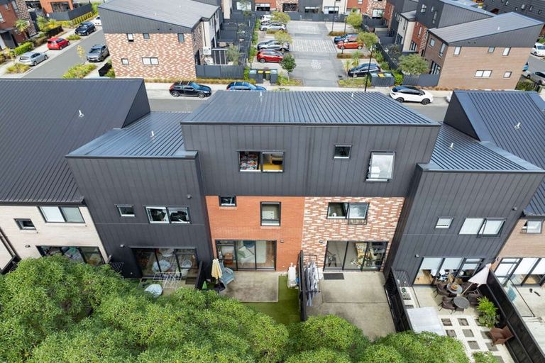 Photo of property in 28 Kotuitui Street, Manukau, Auckland, 2104