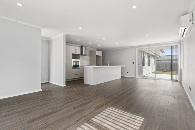 Photo of property in 20 Taukari Road, Takanini, 2112